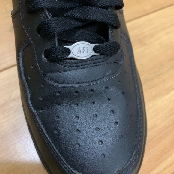 Mens Nike Sneakers - Picture 3 of 10